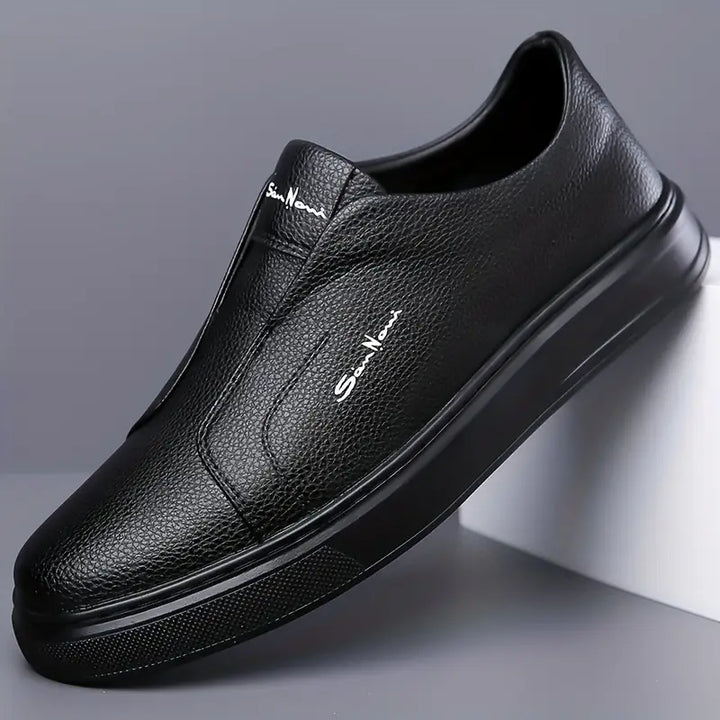 Nahkaiset slip-on kengät