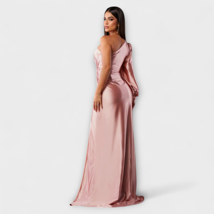 Elisa - Ylellinen mekko hienostuneisuudella